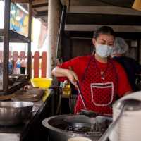 ร้านอาหารตามสั่งข้างทาง แต่รสชาติระดับภัตตาคาร