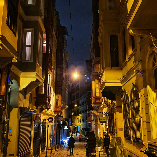 🇹🇷이스탄불 여행의 중심 갈라타 탑과 번화한 이스티클랄 거리 풍경