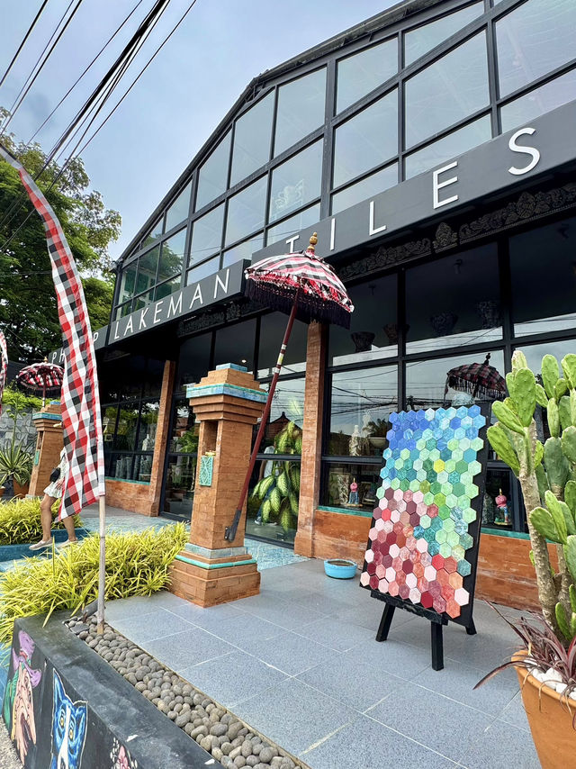 かわいいタイルを販売するお店