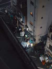 【新宿】新宿三丁目の飲み屋街：賑やかでディープな夜の街🍶✨