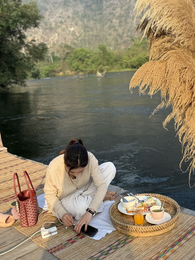 เมืองเฟือง…เรื่องของความสุข 🏡🏔🇱🇦