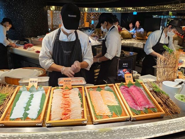 ตะลุยกินหรู! บุฟเฟต์มื้อกลางวันที่ Regent Taipei