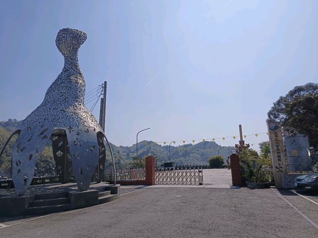 在千米高山間，尋一條靜謐時光的老街。