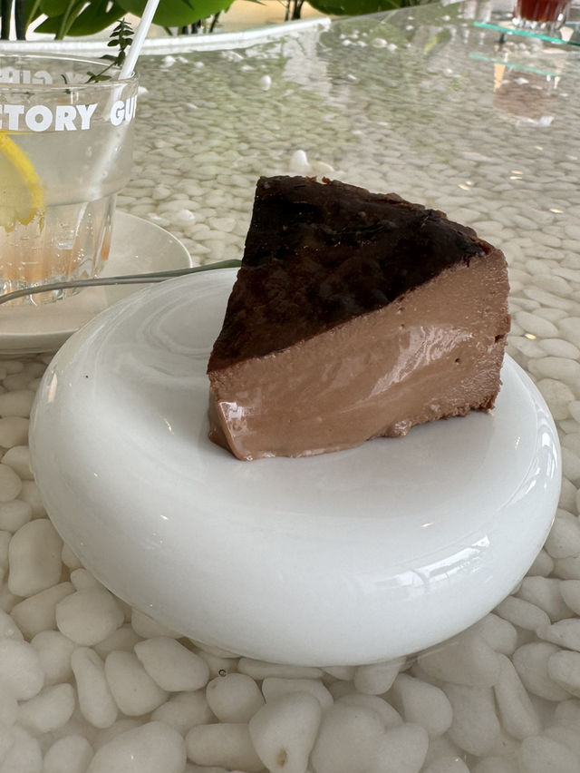 【福岡カフェ】水が流れるテーブルがあるお洒落なカフェ☕️