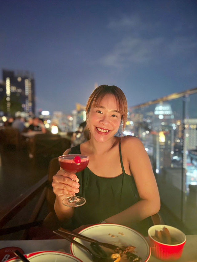 ร้านอาหารเบลเยี่ยม บน Rooftop bar ชั้น 32 