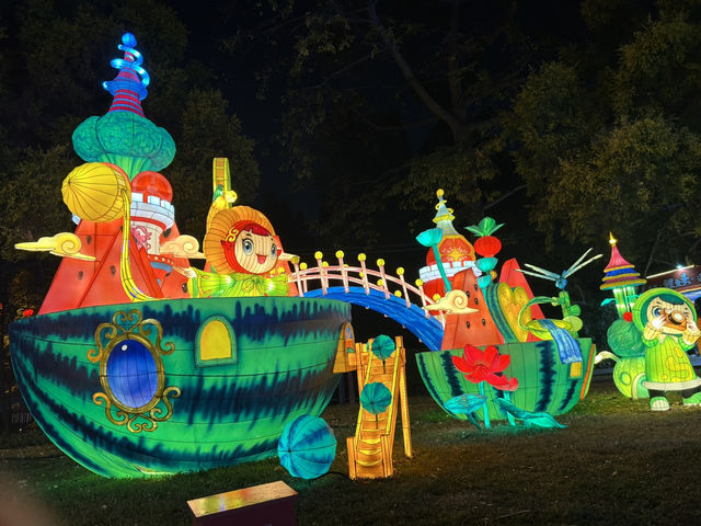 Guangzhou Lantern Festival CN tower tulip garden and 3D ad