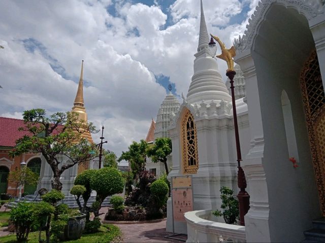 สรงน้ำพระ 🙏กราบพระพุทธอังคีรส วัดราชบพิธ