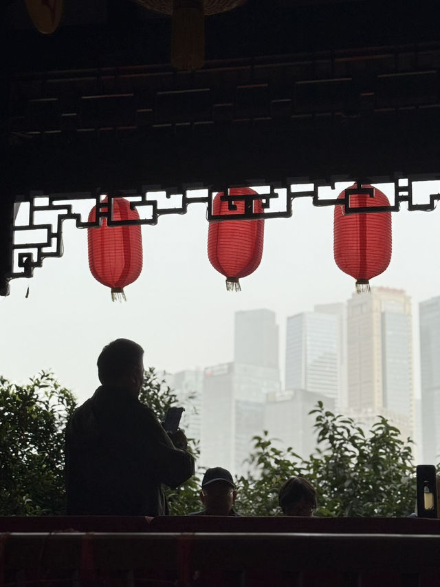 日與夜的重慶洪崖洞