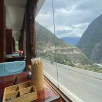 A Springtime Retreat at Shangri-La