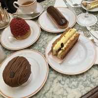 【パリ　アンジェリーナ本店🇫🇷】　本場のモンブラン！