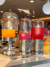 Days Hotel & Suites by Wyndham, 5-mins Walk Away from LRT & MRT Stations