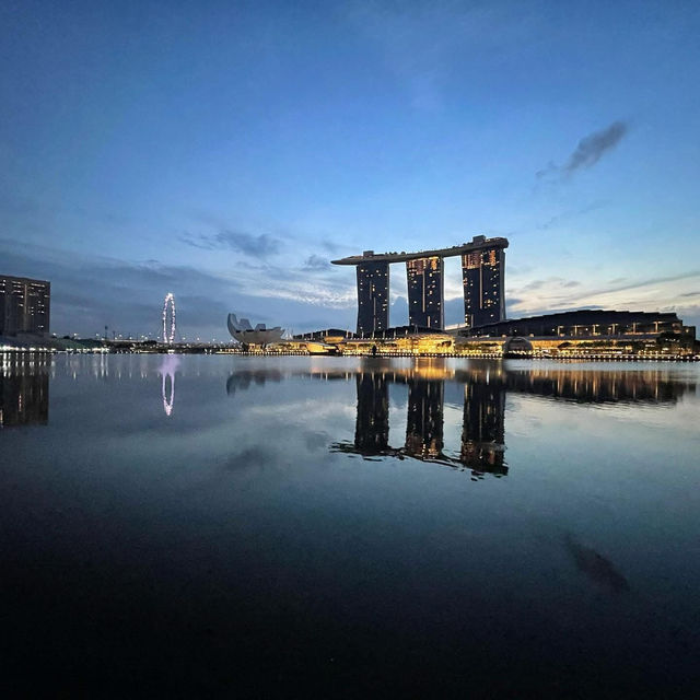 Merlion Park: Singapore’s Iconic Symbol of Heritage & Modernity
