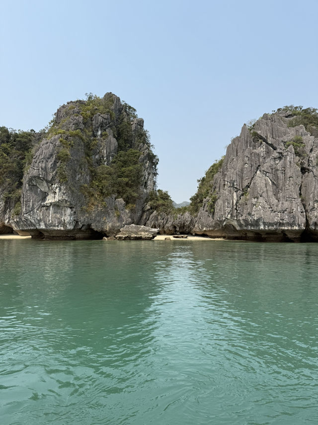 The beautiful Island of Cat Ba 🇻🇳⛰️