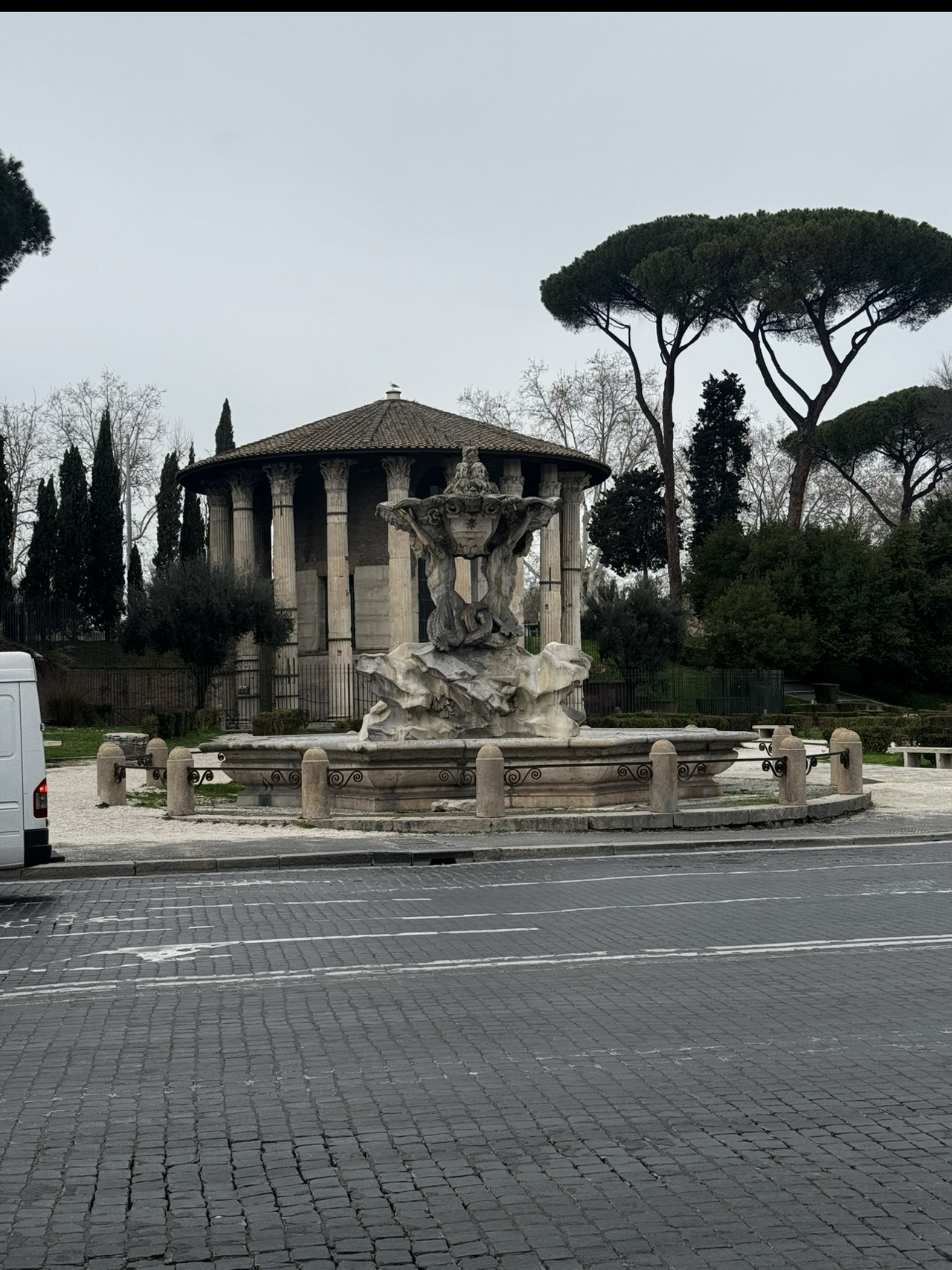 イタリア•真実の口 | Trip.com ローマ
