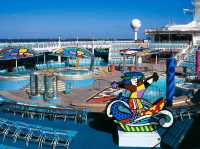Mariner of the Seas 🚀: A Solo Traveler’s Thrill-Packed Adventure!