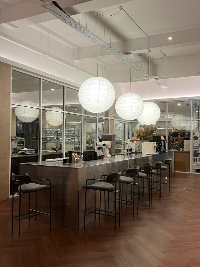 Quiet nights, quality brews — Angang Roastery is the perfect late-night coffee!
