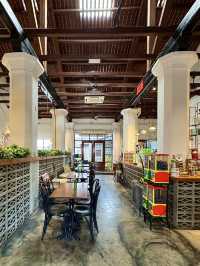 Heesan — Retro Café Charm Along Jonker Street, Melaka