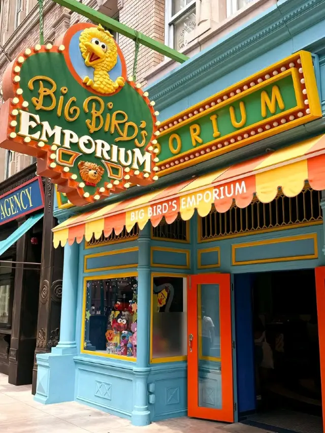 Banana Madness Alert: Minion Land is a Laugh Riot!