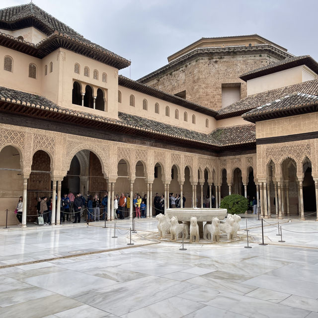 Granada ศิลปะแห่งอันดาลูเซีย สเปนตอนใต้