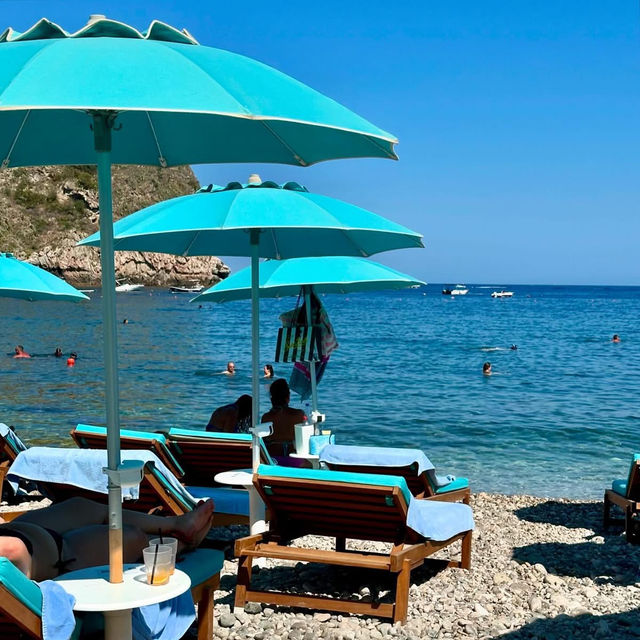 🌊✨ Isola Bella: A Spring Paradise in Taormina’s Embrace! 🌿🏝️