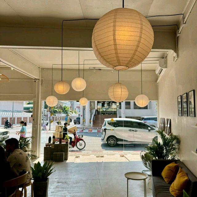 ISSARA COFFEE SPACE. ☕🥤