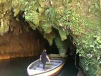  紐西蘭 Waitomo Glowworm Caves：一場地底星空的靜默奇遇