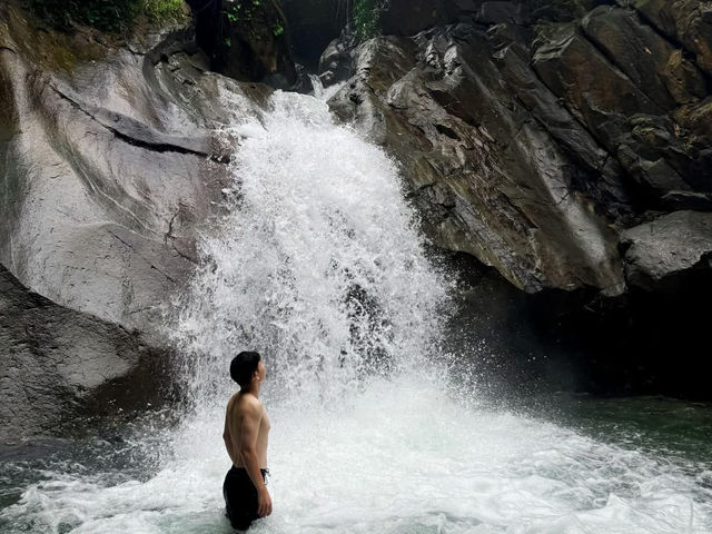 Khuôn Tát