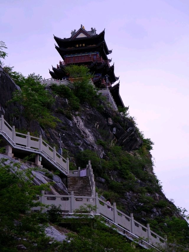 【心靈漫遊打卡秘境】陽明心谷 x 陽明閣！走入森林洞穴與靜謐山居的對話之旅✨⛰️🏯