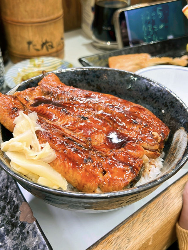 My Flavor-Packed Stroll Through Tsukiji Outer Market🍓