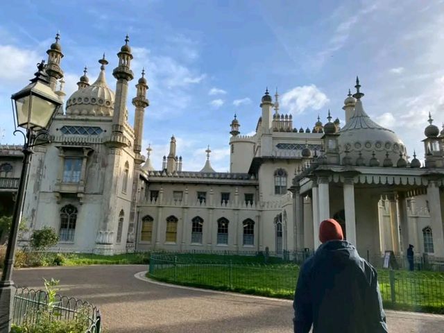 Title: “Brighton in a Day: Sun, Sea, and Soulful Vibes