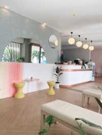 ร้าน Niji House Bangsaen คาเฟ่สไตล์มินิมอล