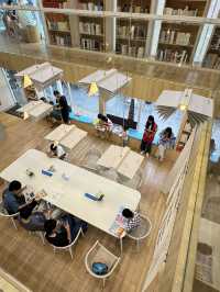 【深圳】 燈塔圖書館：全深圳最靠海的白色圖書館