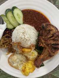 Warning: extreme cravings ahead! This Nasi Lemak Sepeha from Pasar Segar DSH hits all the right spot