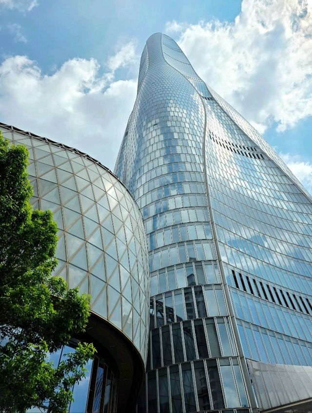 도시 한가운데 우뚝 선 톈진의 상징