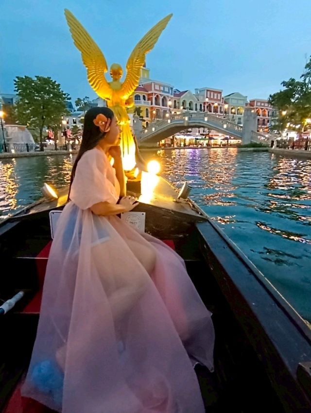 แสงไฟยามค่ำ ใน Grand world🌎