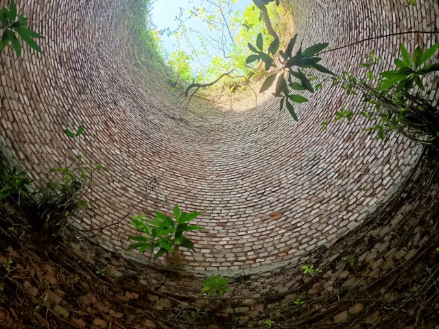 🌿 Hidden Gem in Perak: The Mysterious “Japanese House” at Sungai Gopeng 🌿