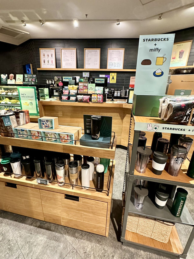 Where Buddha Watches Over Your Brew – Starbucks Chin Swee