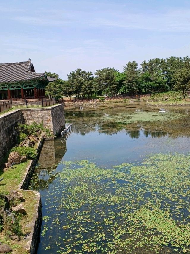 동화 같은 봄의 한 장면, 동궁과 월지