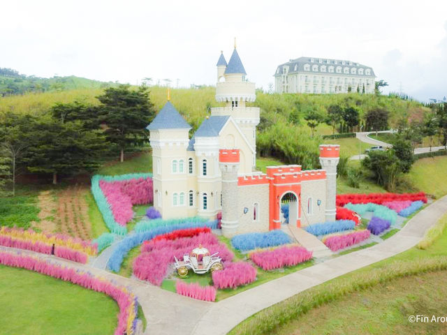 แลนด์มาร์กโรแมนติกกลางหุบเขา Blue sky เขาคัอ