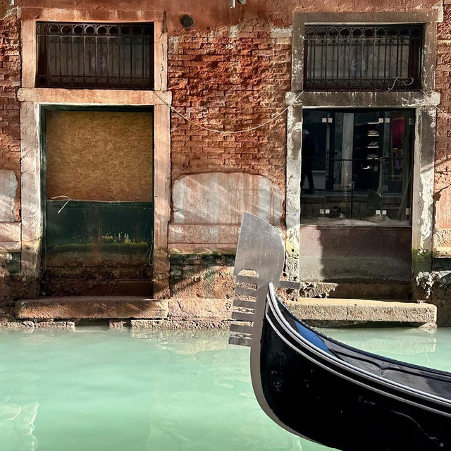 🌊 “Whispers on Water: A Morning in Venice”