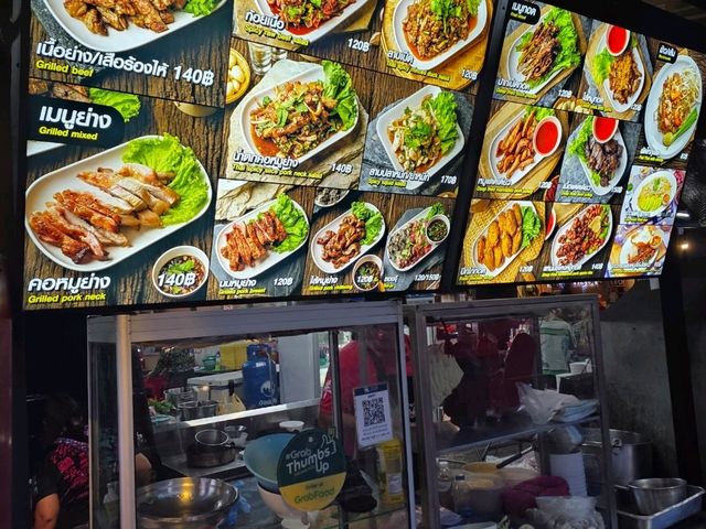 Laab Ubon Kontrakran – Bangkok’s Spicy Hidden Spot Loved by Locals! 