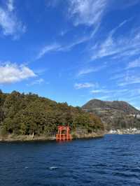 🚤【神奈川・箱根 芦ノ湖遊覧船】風と光と絶景を乗せて、湖上から楽しむ箱根旅