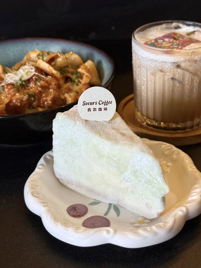Mochi Cheesecake and Amulet Coffee: Unique Finds at Soeurs Coffee