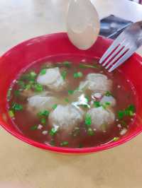 Taste the Muar Beat: Dive into Delicious Noodle Soups & Wontons at Medan Selera Tiga Tiga Tiga!