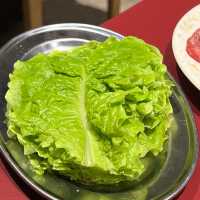 🔥沖繩燒肉初體驗｜琉球パラダイス：重口系拉麵搭配啤酒燒肉，觀光客友善的一站式晚餐選擇！