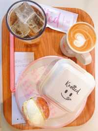 Sweet Pink Vibes at Knotted Café: Busan’s Must-Try Dessert Spot