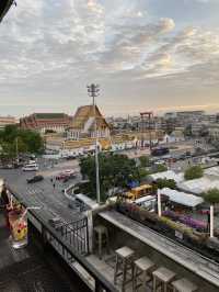 Rooftop bar วิวดีใกล้เสาชิงช้า