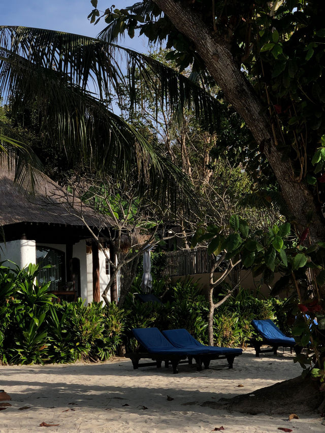 PARADEE RESORT 