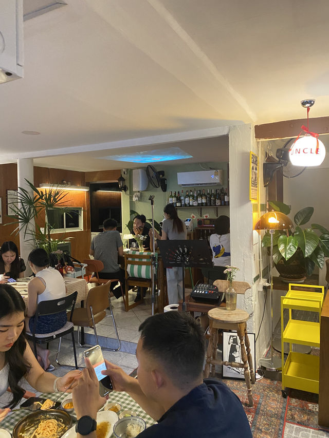ดินเนอร์โรแมนติกที่ “บ้านลุง” เชียงใหม่ – ไวน์บาร์