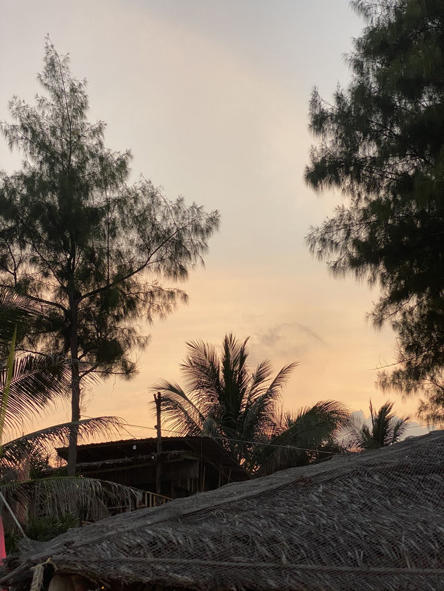 🌴 Happy Bar – หาดทุ่งยาง, ชุมพร 🌊